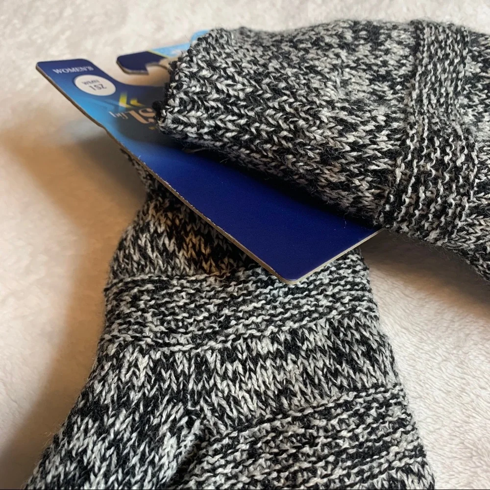 Isotoner Women’s Smart Dri Warm Winter Gloves